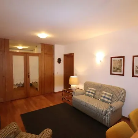 아파트 Magical River View Apartment
